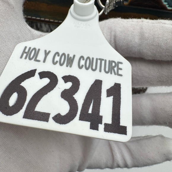 Holy Cow Couture Town Square Tote - Picture 9 of 11